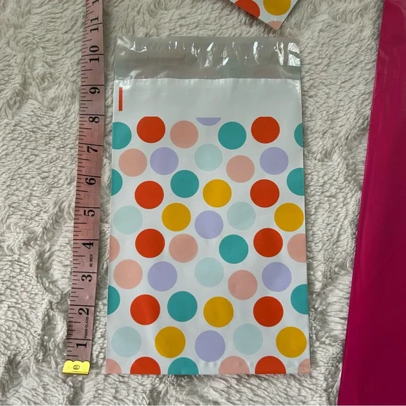 25ct - 15 9x6 and 10 10x13 Colorful Polka Dot and Pink Polymailer Bags - Picture 2 of 5